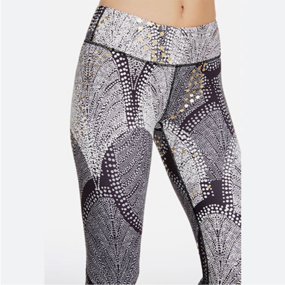 Fabletics Salar Capri foil print size medium